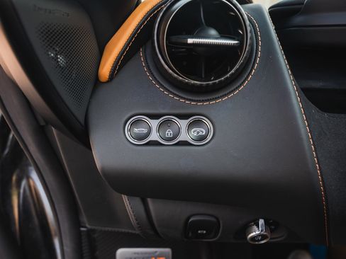 Used 2022 McLaren 765LT RWD image 43