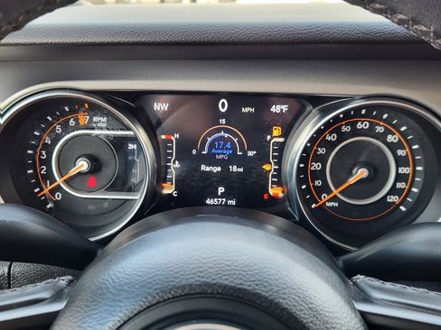 Used 2023 Jeep Gladiator Willys image 16