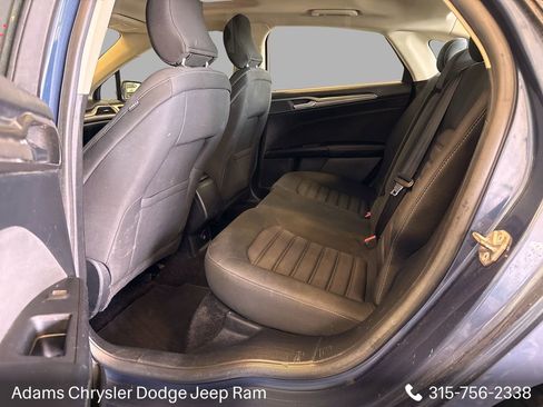 Used 2018 Ford Fusion SE FWD image 9
