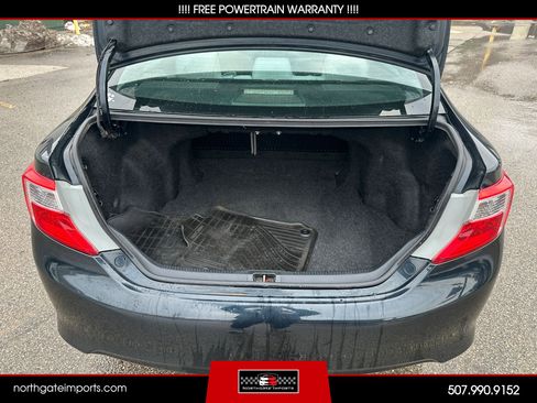 Used 2012 Toyota Camry LE image 6