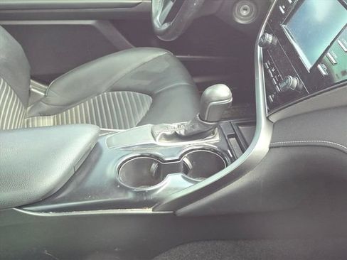 Used 2019 Toyota Camry SE FWD image 26