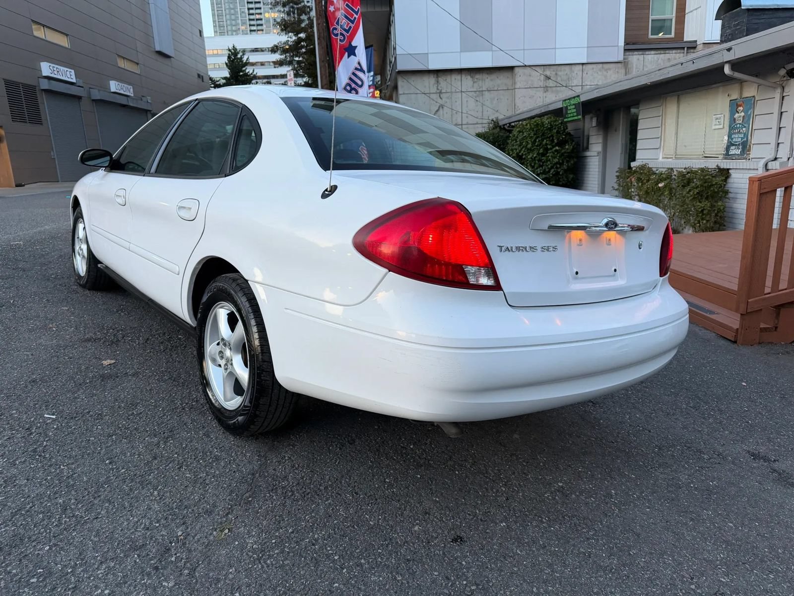 Used 2001 Ford Taurus SES FWD image 9