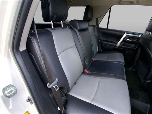 Used 2018 Toyota 4Runner SR5 Premium AWD/4WD image 17