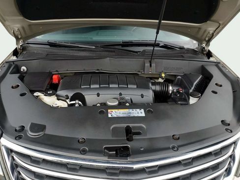 Used 2017 Chevrolet Traverse LT w/ Traveler's Package FWD image 12