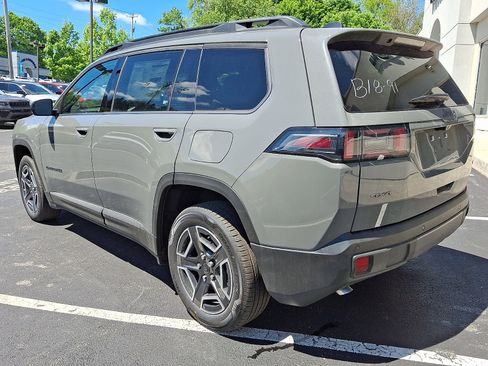 New 2026 Jeep Cherokee Limited AWD/4WD image 4