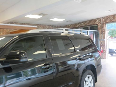 Used 2019 Toyota Sequoia SR5 AWD/4WD image 75