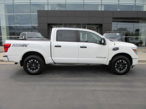 Used 2017 Nissan Titan PRO-4X AWD/4WD image 14