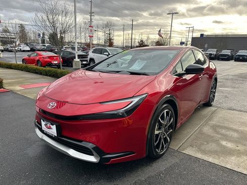 Certified 2025 Toyota Prius Plug-In Hybrid image 7