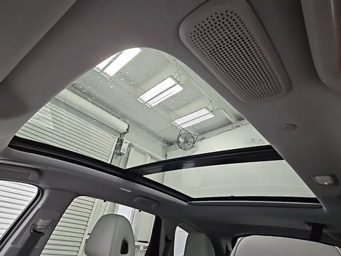 Used 2025 Acura MDX w/ Technology Package image 31