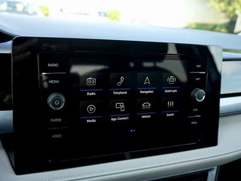 New 2025 Volkswagen Taos SEL image 14