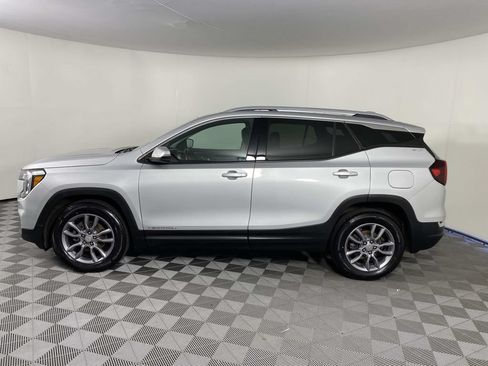 Used 2022 GMC Terrain SLT w/ Infotainment Package II AWD/4WD image 5