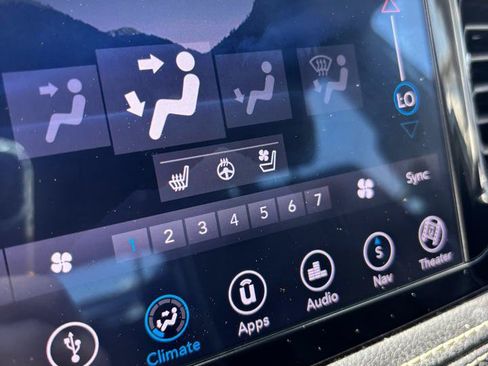 Used 2018 Chrysler Pacifica Limited FWD image 20