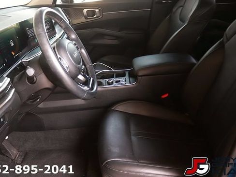 Certified 2024 Kia Sorento S w/ Panoramic Sunroof Package FWD image 13
