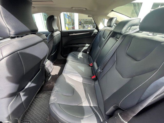 Used 2019 Ford Fusion Titanium FWD image 11