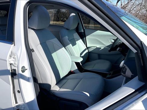 Used 2024 Hyundai Kona Limited image 10