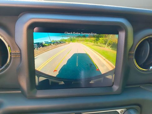 Used 2023 Jeep Wrangler High Altitude image 19