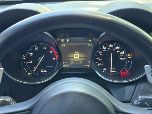 Used 2019 Alfa Romeo Stelvio Ti Sport w/ Quick Order Package 22S Sport AWD/4WD image 25