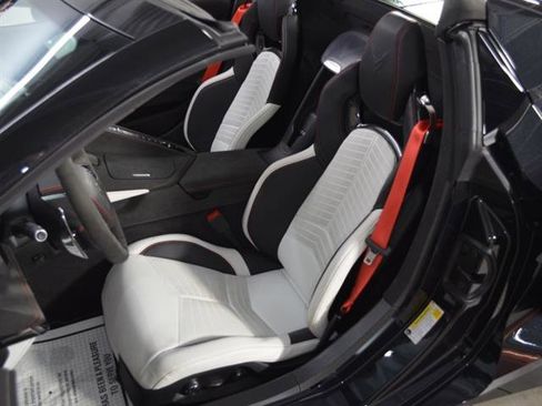 Used 2023 Chevrolet Corvette Stingray Premium Conv w/ Z51 Performance Package image 16
