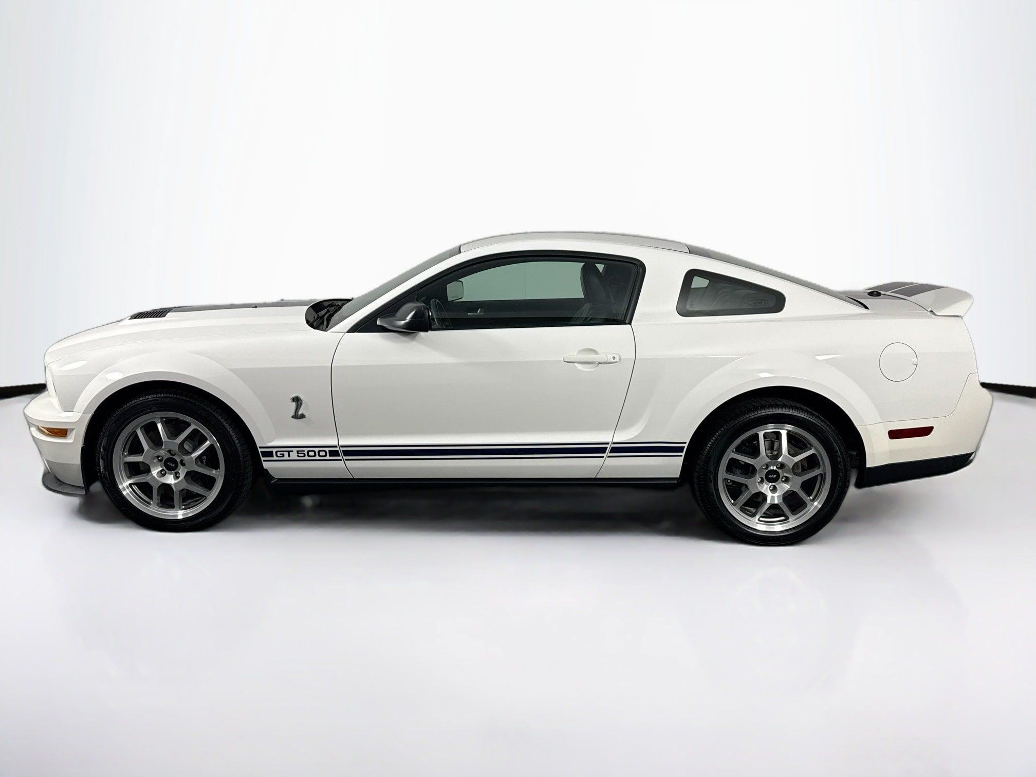 Used 2007 Ford Mustang Shelby GT500 RWD image 9