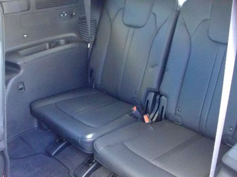 Used 2023 Kia Sorento SX AWD/4WD image 7