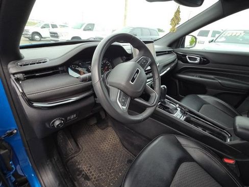 Used 2023 Jeep Compass Latitude w/ Convenience Group AWD/4WD image 12