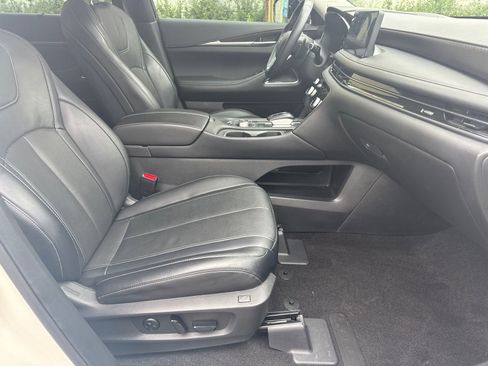 Used 2024 INFINITI QX60 Sensory image 13