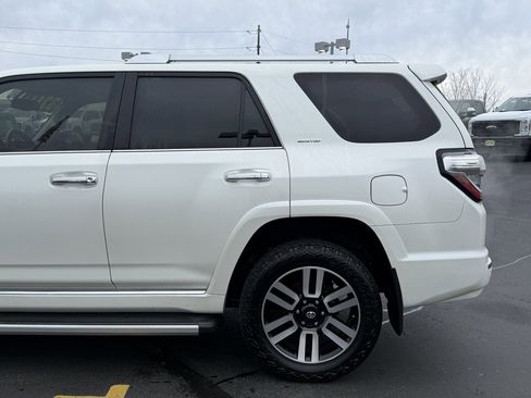 Used 2018 Toyota 4Runner Limited image 14