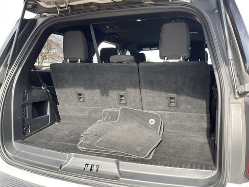 Used 2019 Ford Expedition XLT image 17