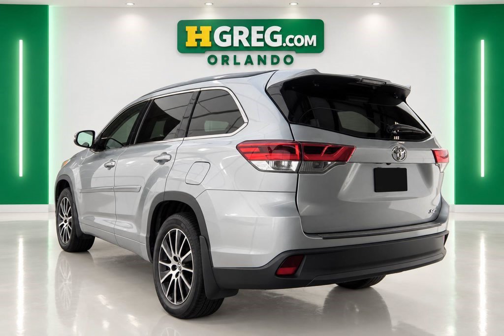 Used 2017 Toyota Highlander SE AWD/4WD image 2