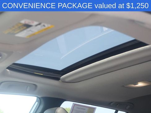 Used 2022 Toyota Corolla Cross XLE w/ Convenience Package AWD/4WD image 4