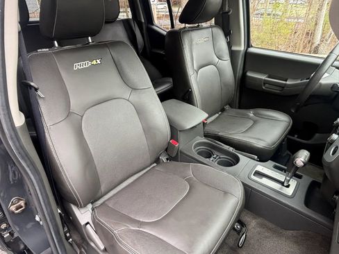 Used 2013 Nissan Xterra PRO-4X w/ Pro-4x Leather Pkg AWD/4WD image 22