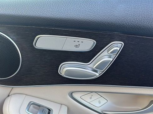 Used 2022 Mercedes-Benz GLC 300 image 34