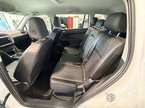 Used 2024 Volkswagen Tiguan SE AWD/4WD image 14