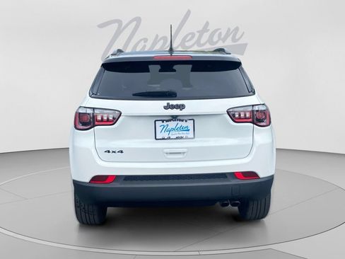 Used 2022 Jeep Compass Latitude w/ Convenience Group AWD/4WD image 4