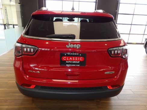 Used 2020 Jeep Compass Latitude w/ Cold Weather Group AWD/4WD image 7