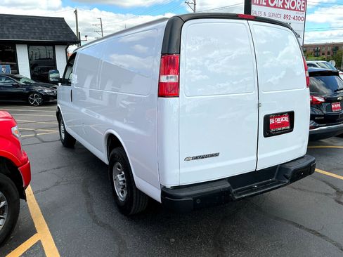 Used 2019 Chevrolet Express 3500 w/ Driver Convenience Package image 6