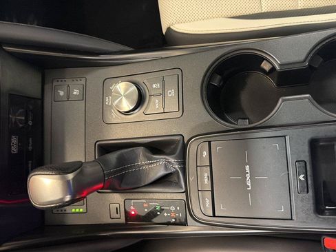 Used 2022 Lexus IS 350 F Sport RWD image 19