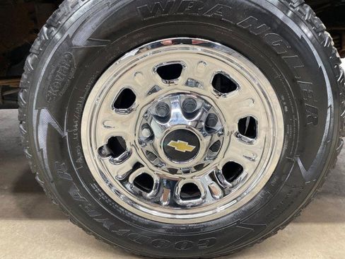 Used 2014 Chevrolet Silverado 3500 W/T image 38