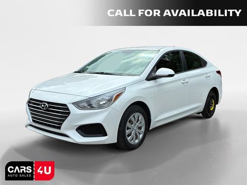 Used 2022 Hyundai Accent SE FWD image 3