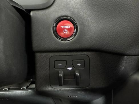 Used 2025 Toyota Sequoia SR5 w/ SR5 Premium Package AWD/4WD image 19