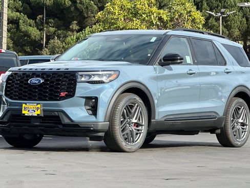 New 2026 Ford Explorer ST w/ Sun And Sound Package AWD/4WD image 8