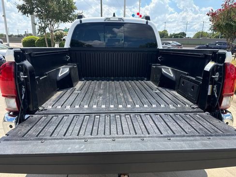 Used 2023 Toyota Tacoma SR5 RWD image 16
