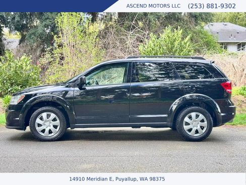 Used 2015 Dodge Journey SE w/ Flexible Seating Group image 2