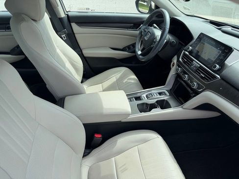 Used 2020 Honda Accord Touring image 15