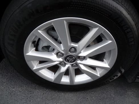 Used 2025 Toyota Camry LE FWD image 13