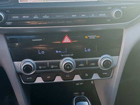 Used 2020 Hyundai Elantra Limited w/ Ultimate Package 03 image 13