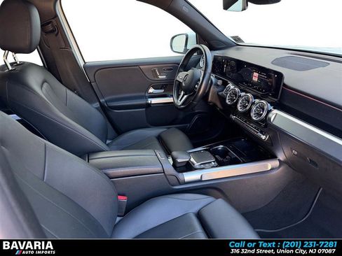 Used 2023 Mercedes-Benz GLB 250 4MATIC image 17