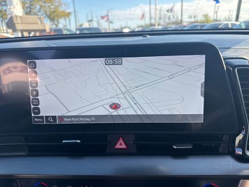 Used 2024 Kia Sportage EX image 19