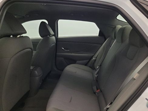Used 2025 Hyundai Elantra SE w/ Cargo Package FWD image 18