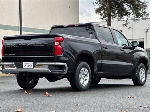 Used 2025 Chevrolet Silverado 1500 LT image 4